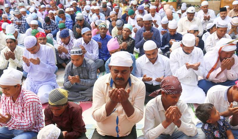 मुस्लिम धर्मावलम्बीको  रमदान पर्व शुरु ,घर बाहिर ननिस्कन  अनुरोध