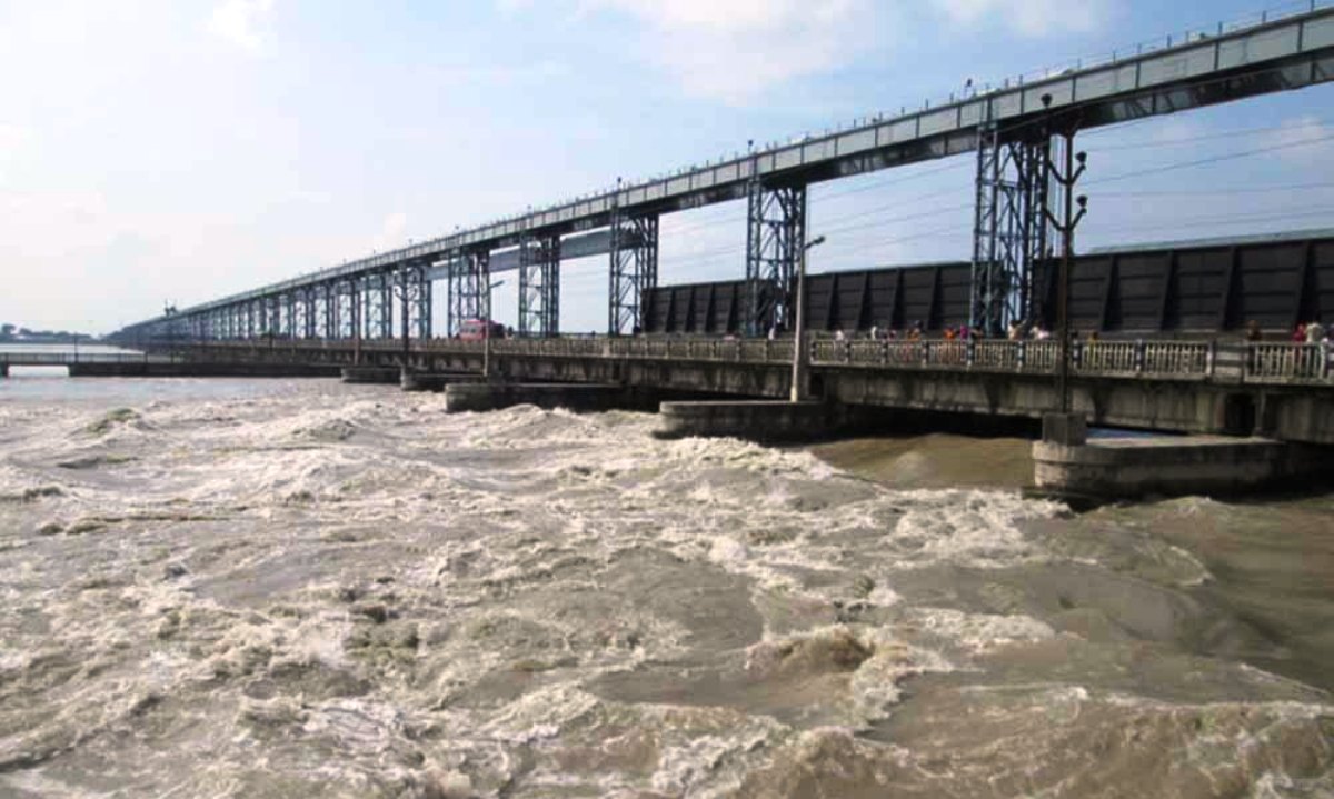 भान्जालाई बचाउन जाँदा मामा पनि बेपत्ता, सप्तकोशीमा खोजी तीव्र