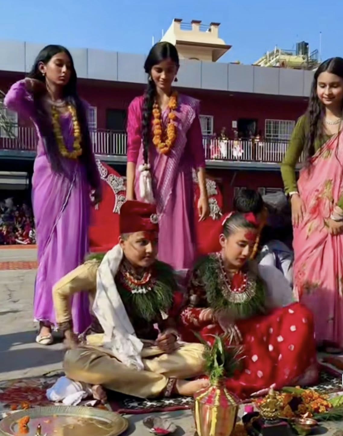 संस्कारको नाममा सीमा नाघ्यो विद्यालय, बालबालिकालाई दुलाहा–दुलही बनाइयो